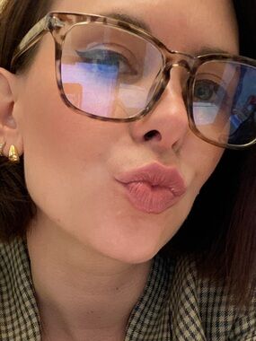 Meet your Posher, Abigail